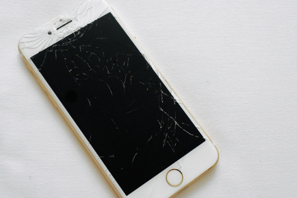 ジャンク品でも売れる？壊れたiPhoneの価値とは